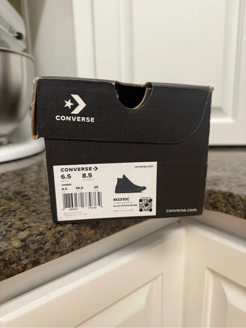 Converse High Top All Black New In Box Men’s Size 6.5 And Women’s Size 8.5